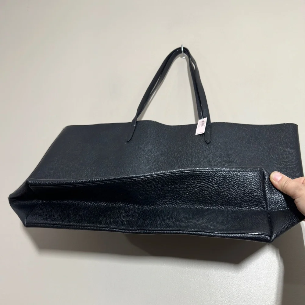 Victoria's Secret || Limited Edition Laser Cut Tote Black with Silver Tassel